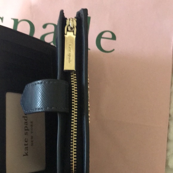 Kate Spade wallet- like new - Picture 6 of 7